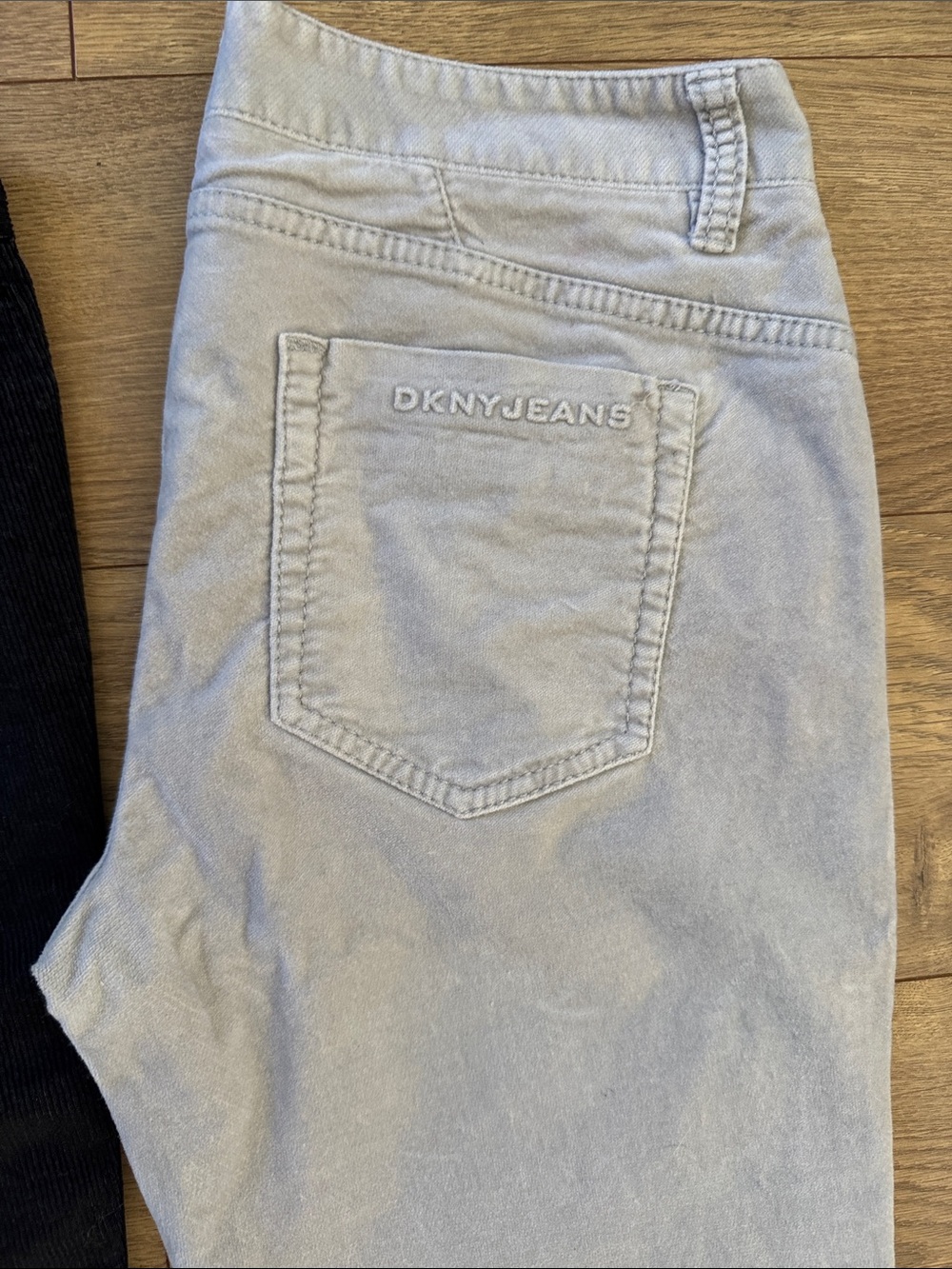 DKNY Set of 2 Black Corduroy and Grey Velour skinny long pants - Picture 3 of 6